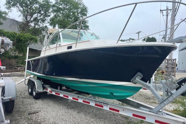 2004 Hunt Yachts Surfhunter 25