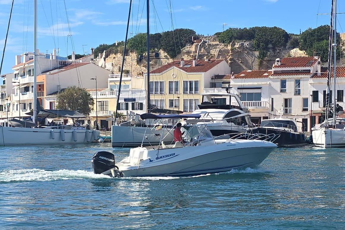 2007 Quicksilver 720 Commander