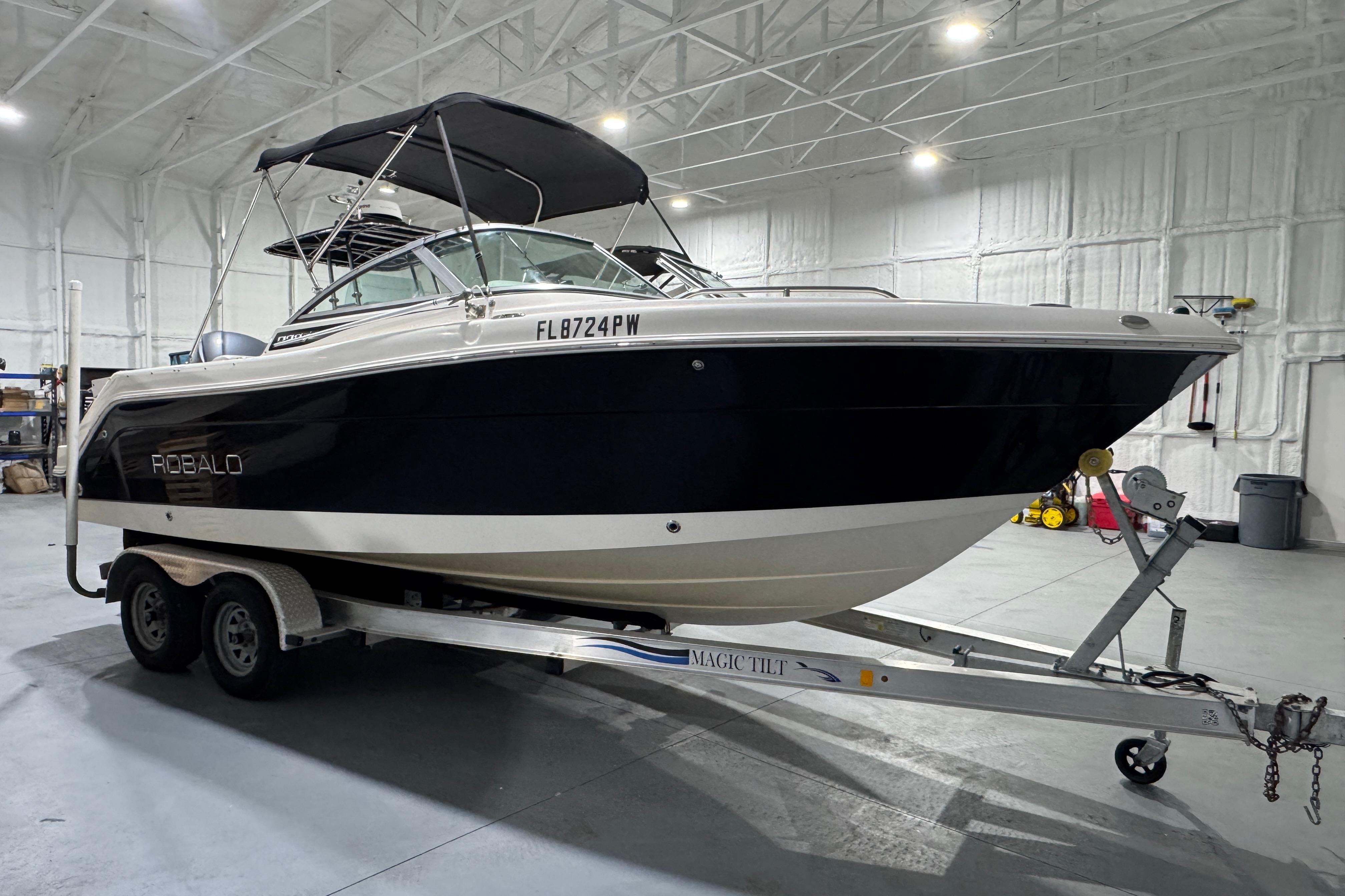 2015 Robalo R227 Dual Console