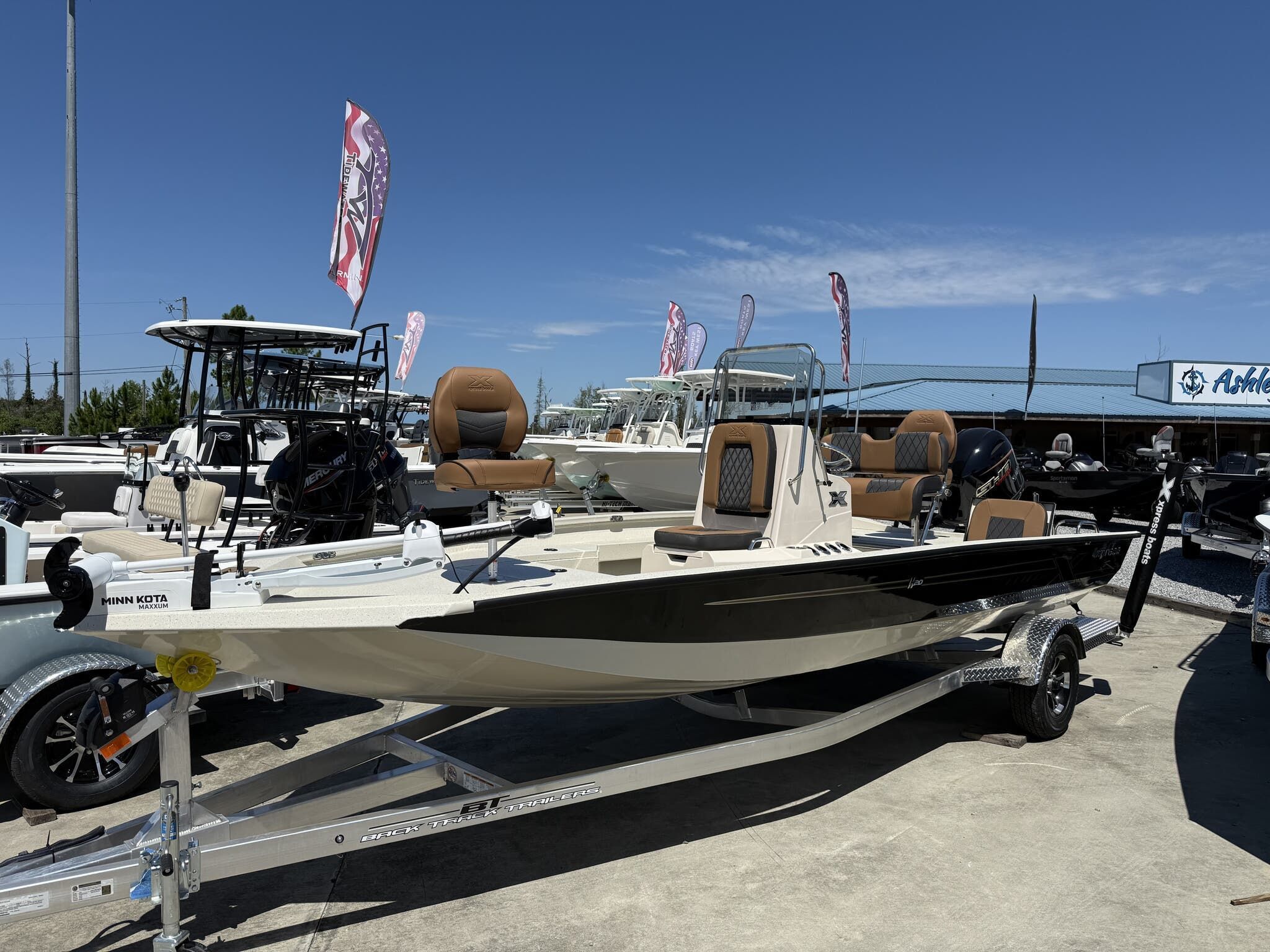 2026 Xpress H20B Bay
