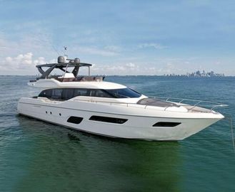 2017 Ferretti Yachts 700