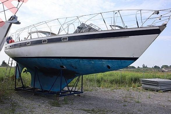 1983 Hallberg-Rassy 42E Center Cockpit Masthead Ketch