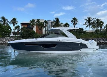 2024 Cruisers Yachts 34 GLS OB