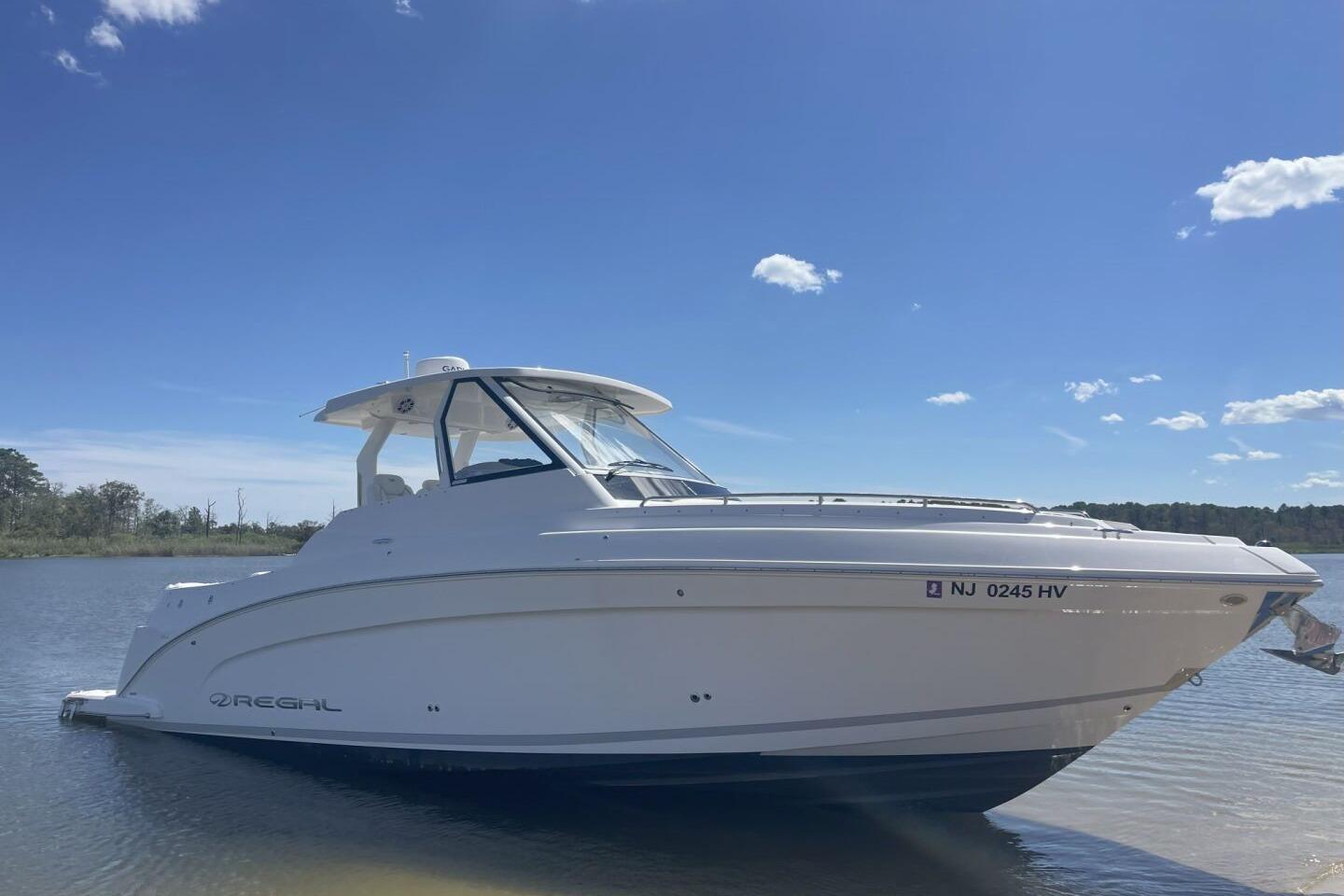 2025 Regal 33 SAV