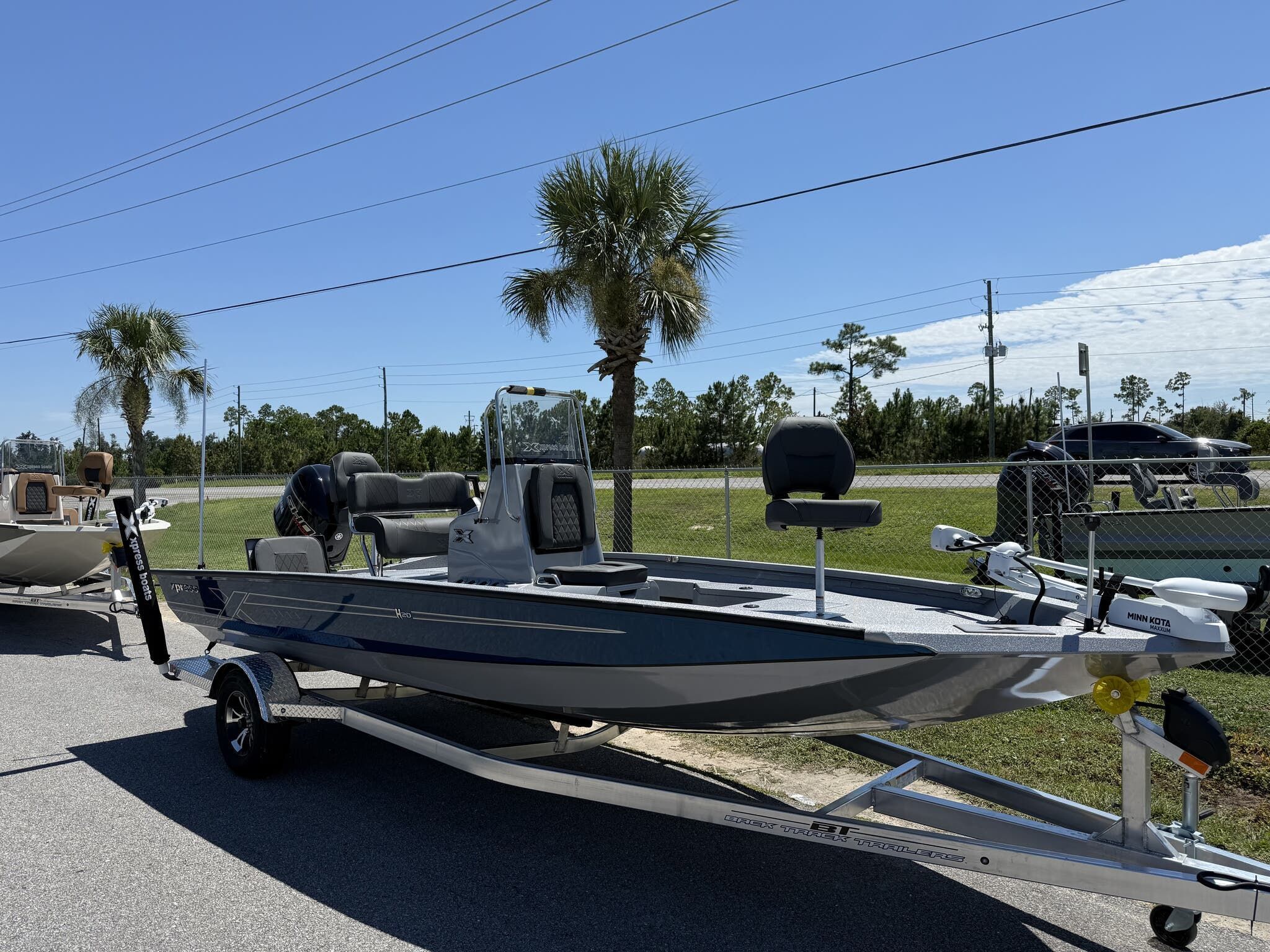 2026 Xpress H20B Bay