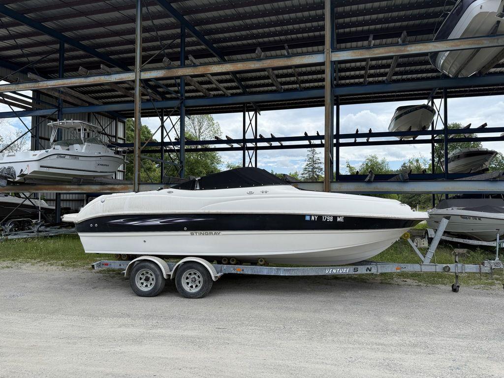 2007 Stingray 220DR