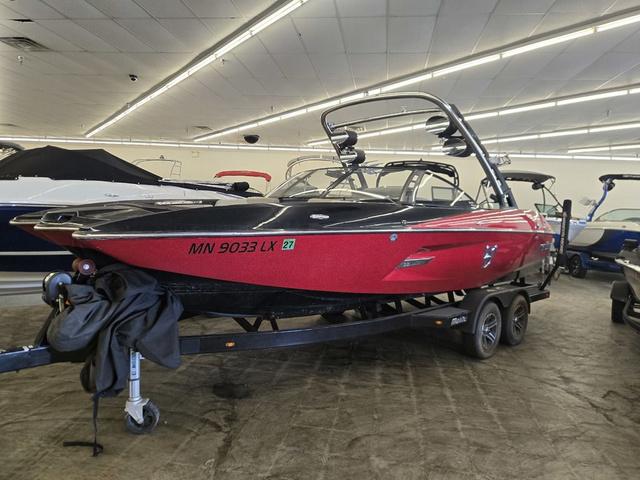 Malibu Wakesetter 22 MXZ