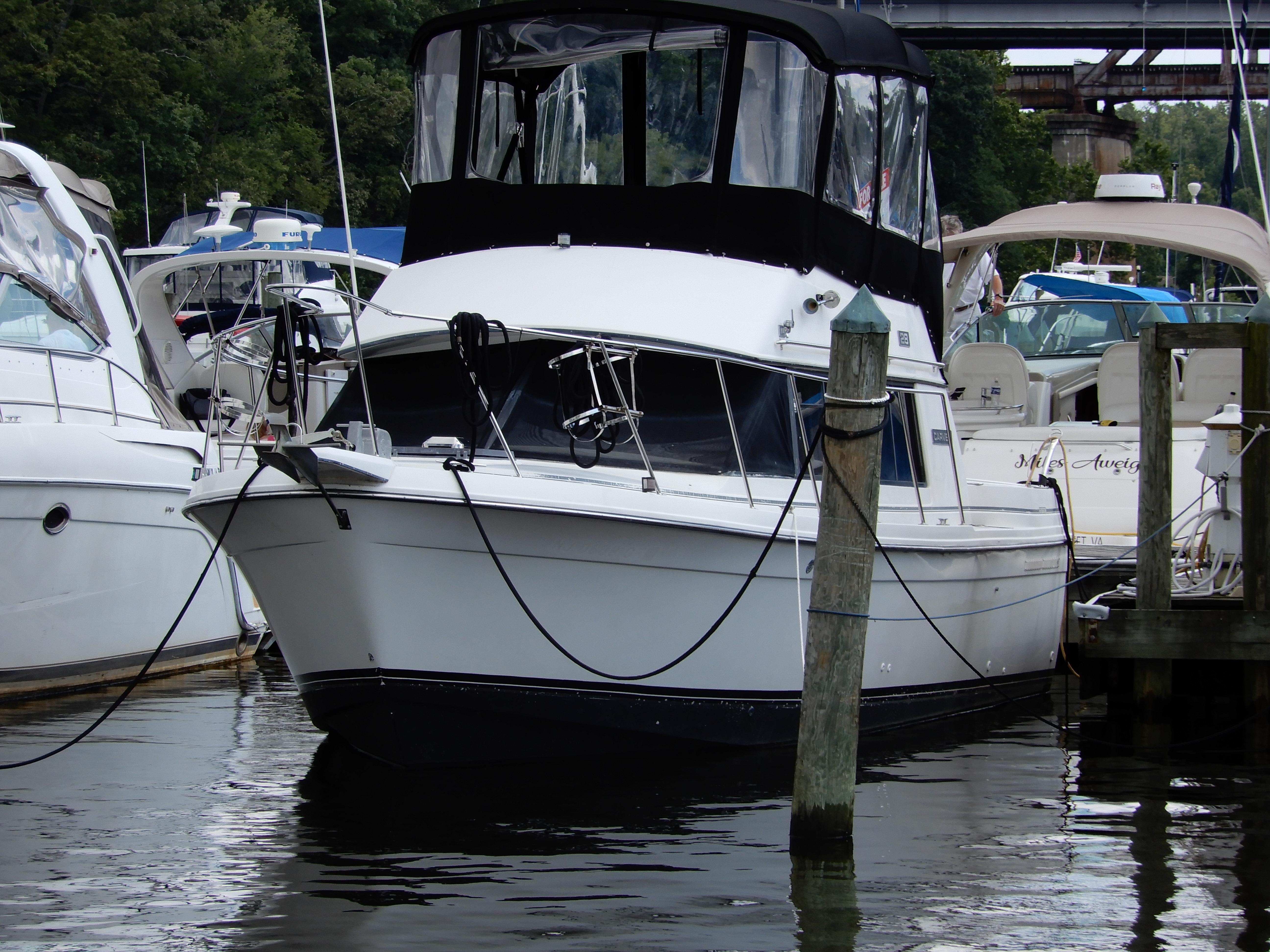 1987 Carver 28 Mariner / Voyager