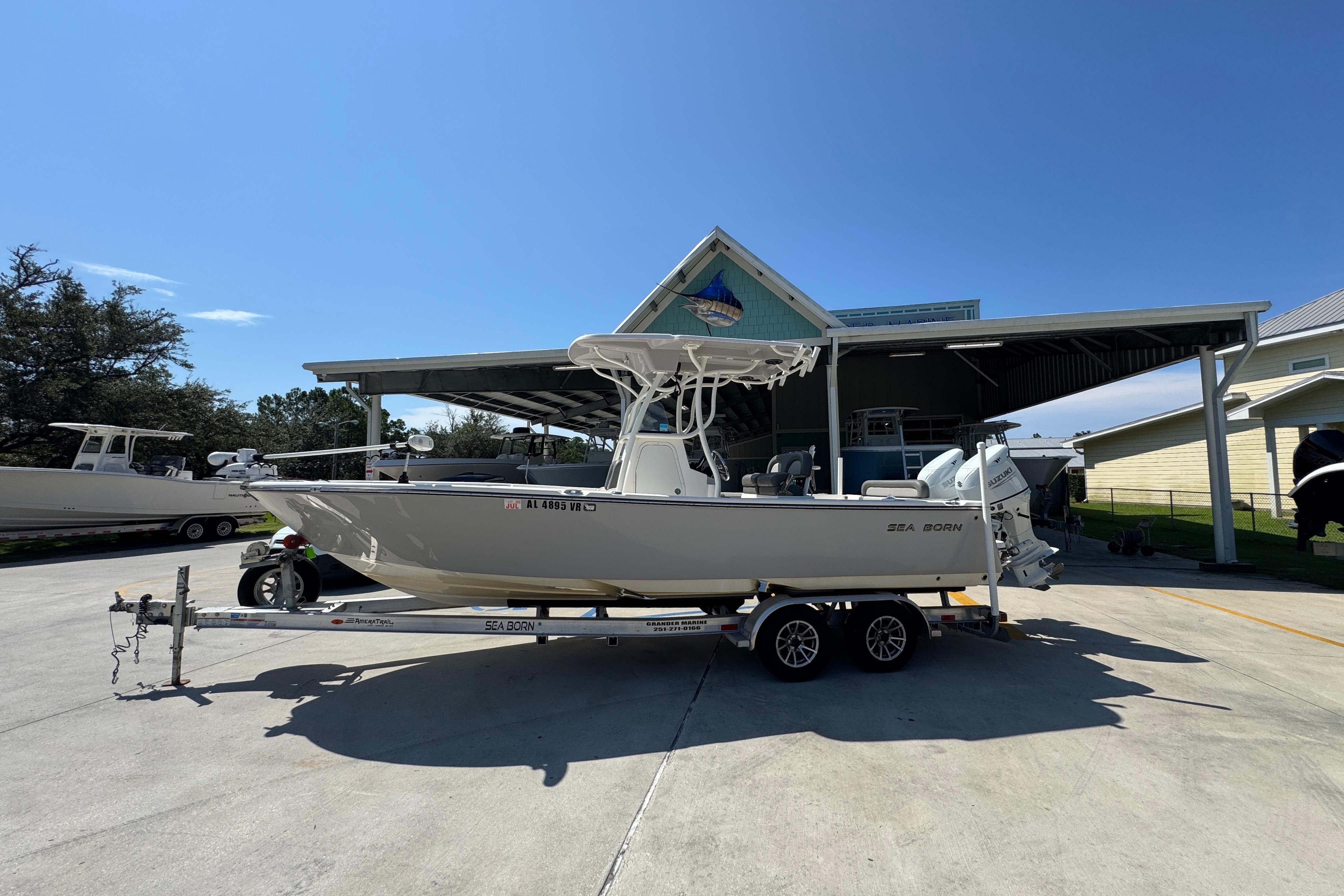 2022 Sea Born LX24 Center Console