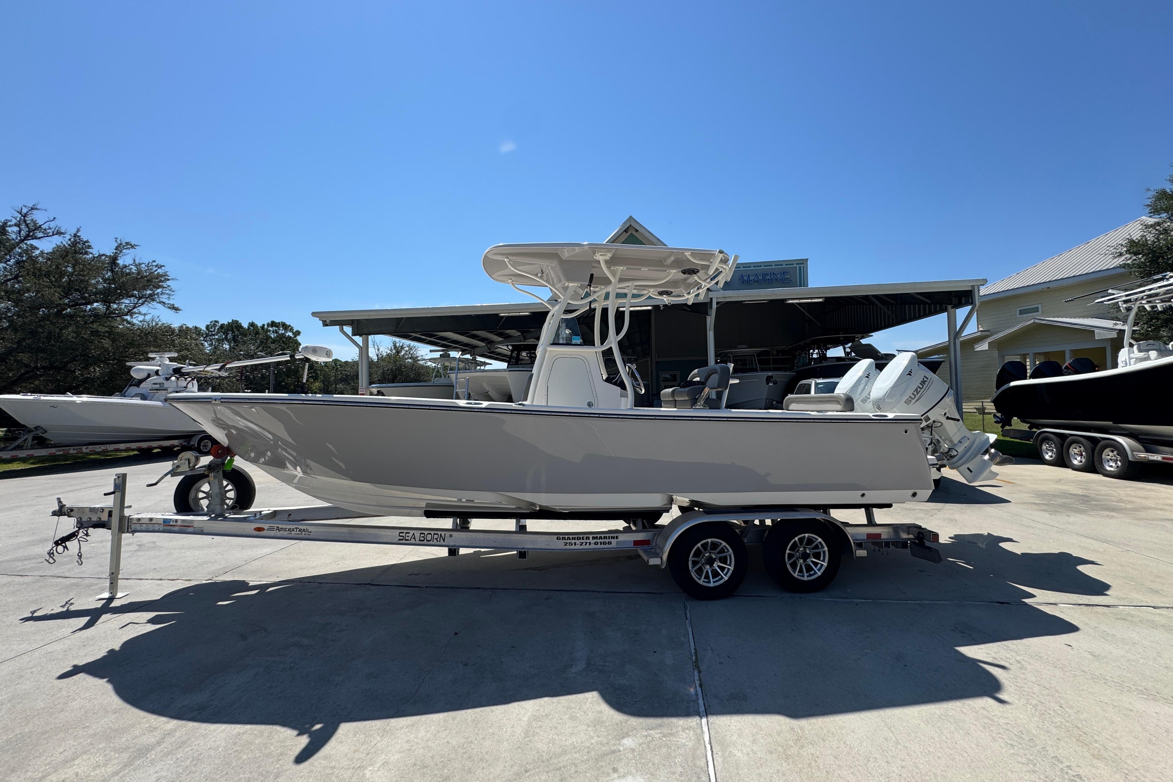 2022 Sea Born LX24 Center Console