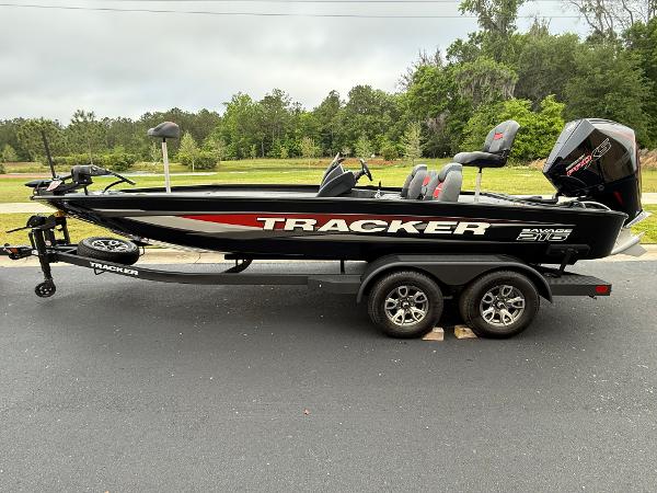 2025 Tracker Savage 215