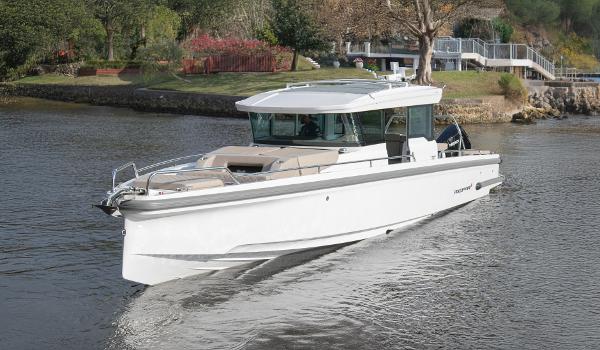 2024 Axopar 37XC CROSS CABIN