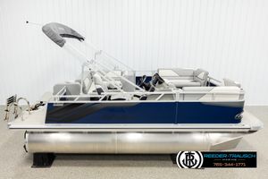 Avalon VEN CRB 2026 Avalon VEN CRB pontoon boat with sleek design and comfortable seating.