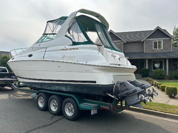 1999 Cruisers Yachts 2870 Rogue