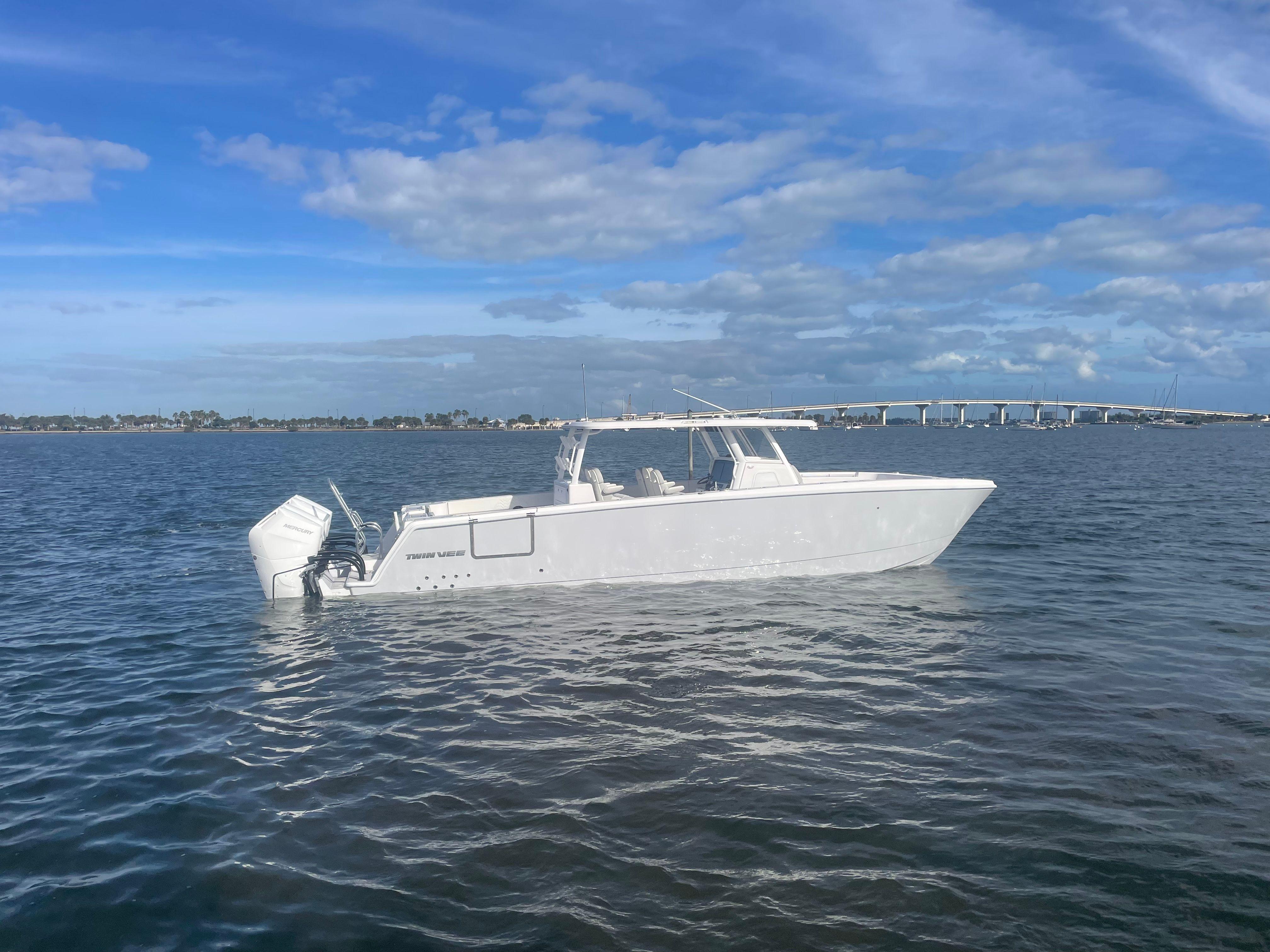 2024 Twin Vee 400 GFX