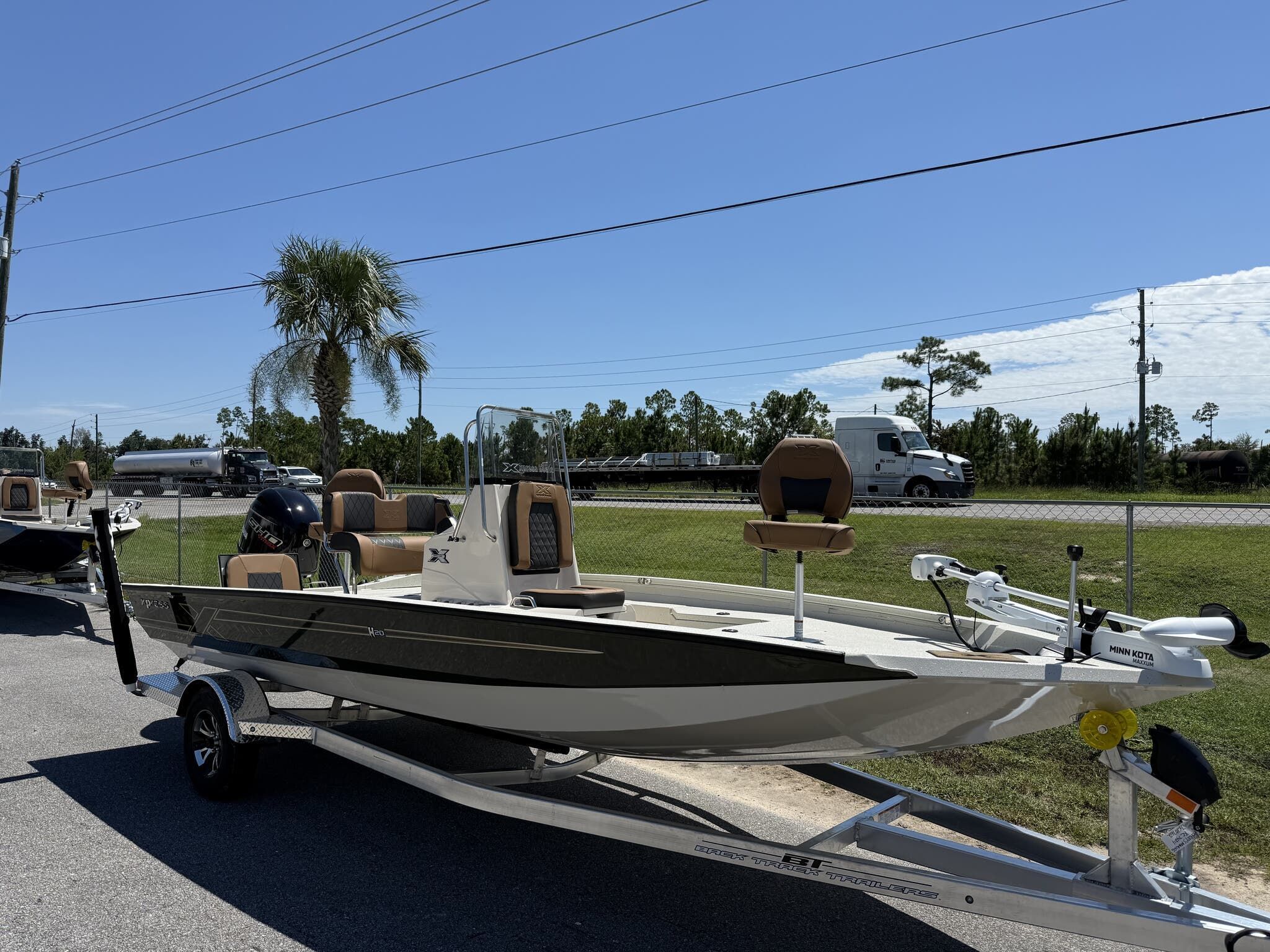 2026 Xpress H20B Bay