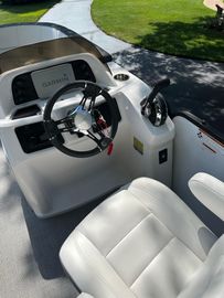 2022 Manitou Aurora LE