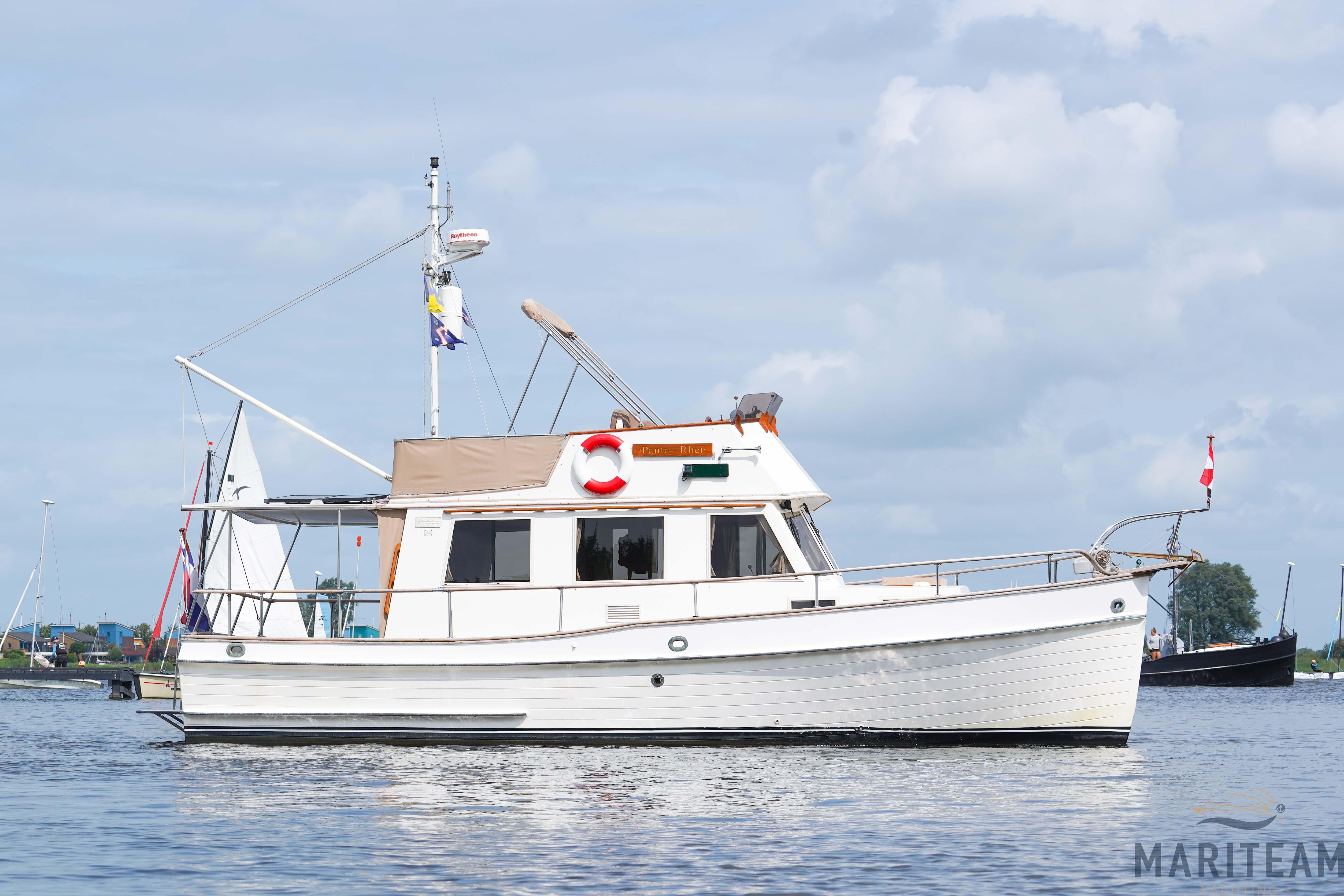 1977 Grand Banks 32 Classic