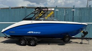 2025 Yamaha Boats AR250