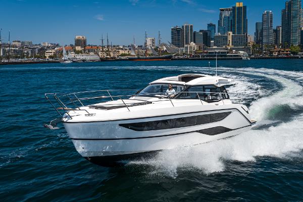 2024 Bavaria SR36