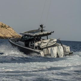 2021 Axopar 37 Sun Top (ST)