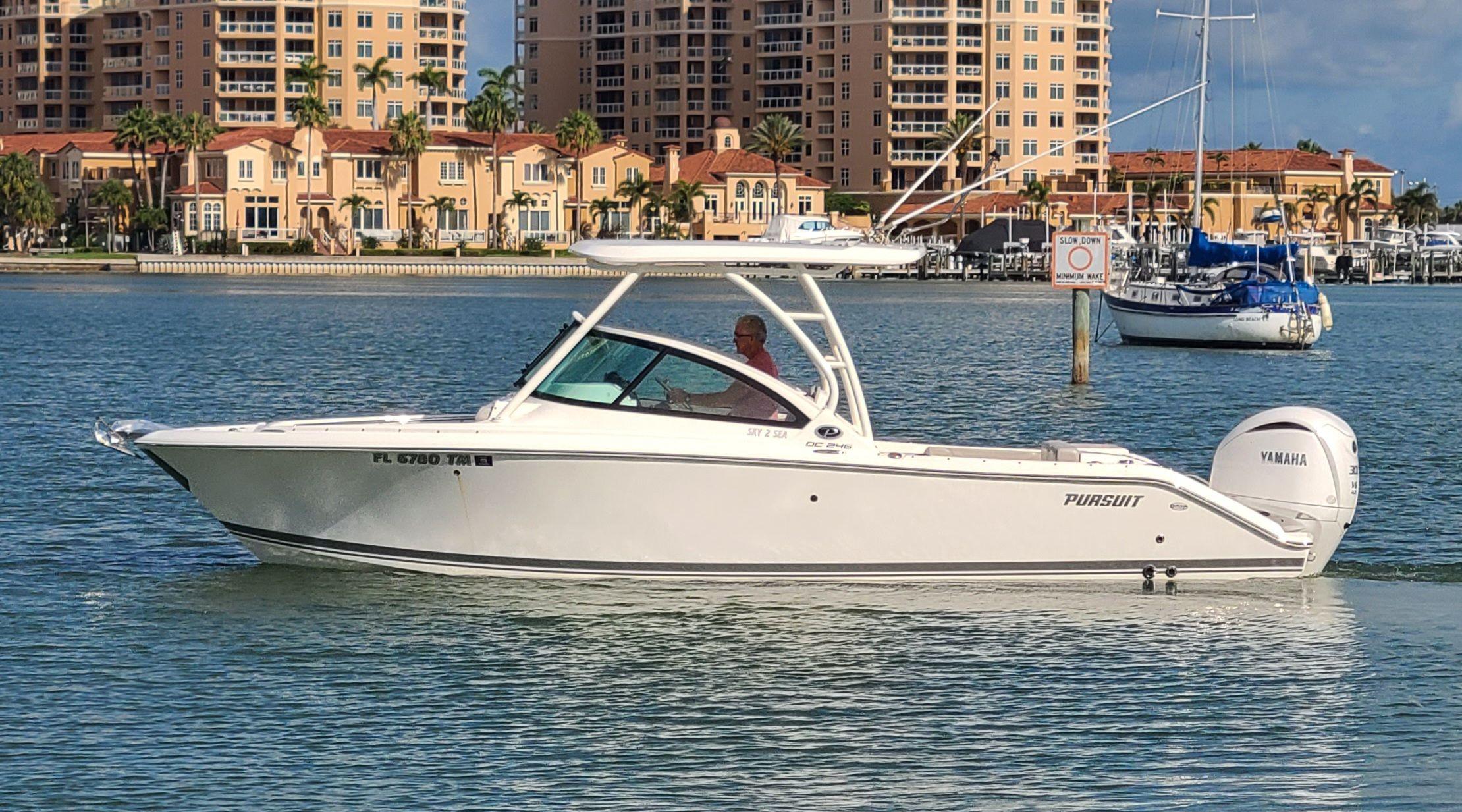 2023 Pursuit DC 246 Dual Console