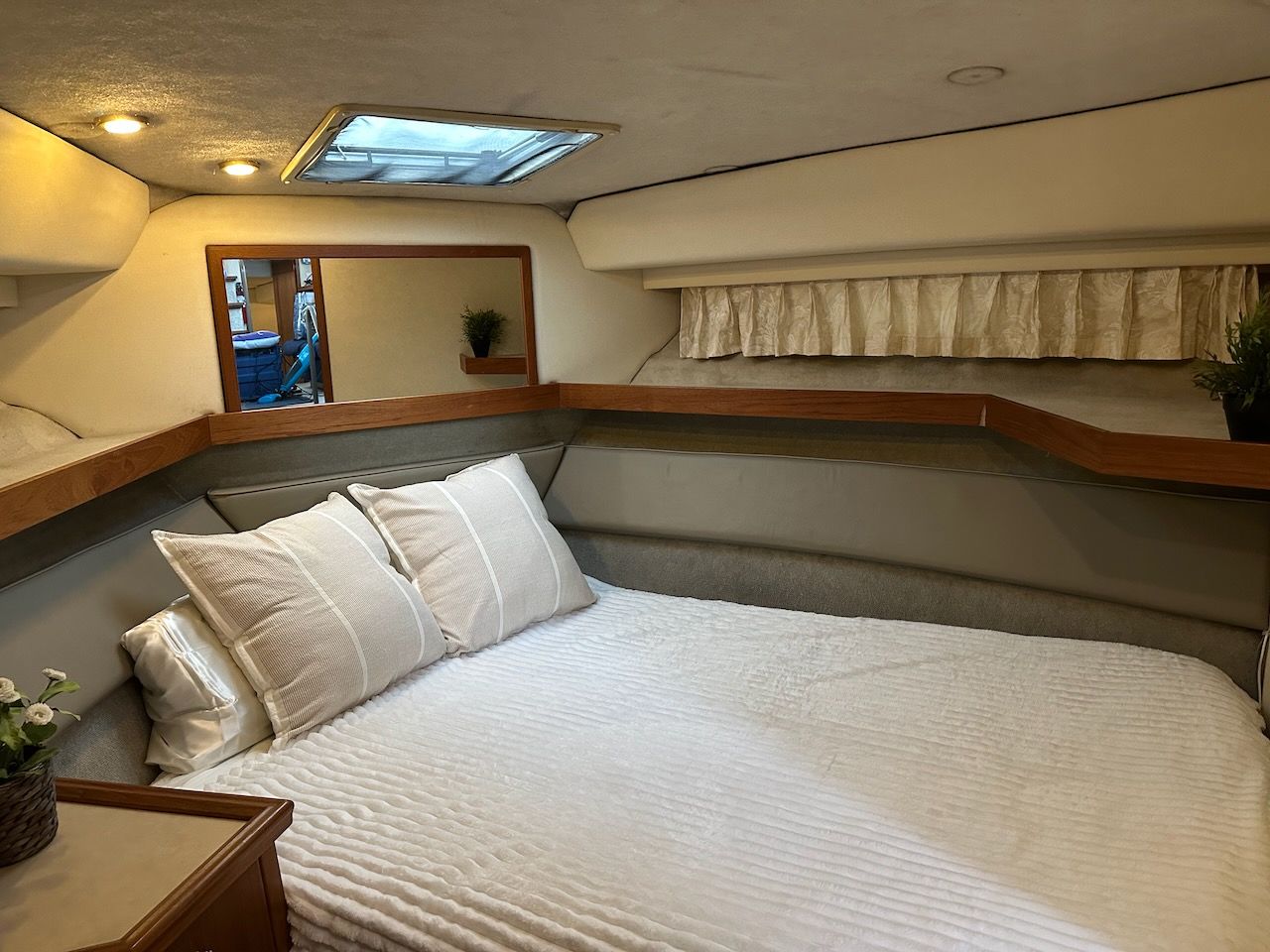 1995 Bayliner 3587
