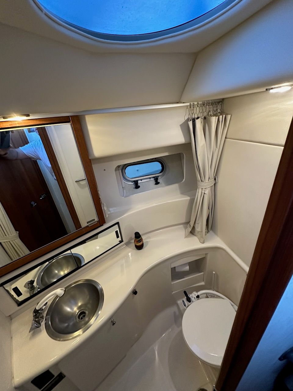 1995 Bayliner 3587