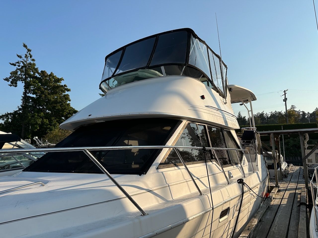 1995 Bayliner 3587