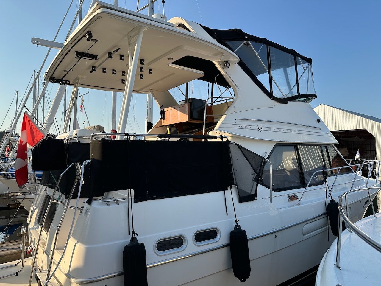 1995 Bayliner 3587