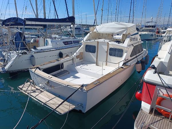 1975 Bertram 28 Flybridge