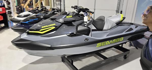 2025 Sea-Doo RXT-X 325