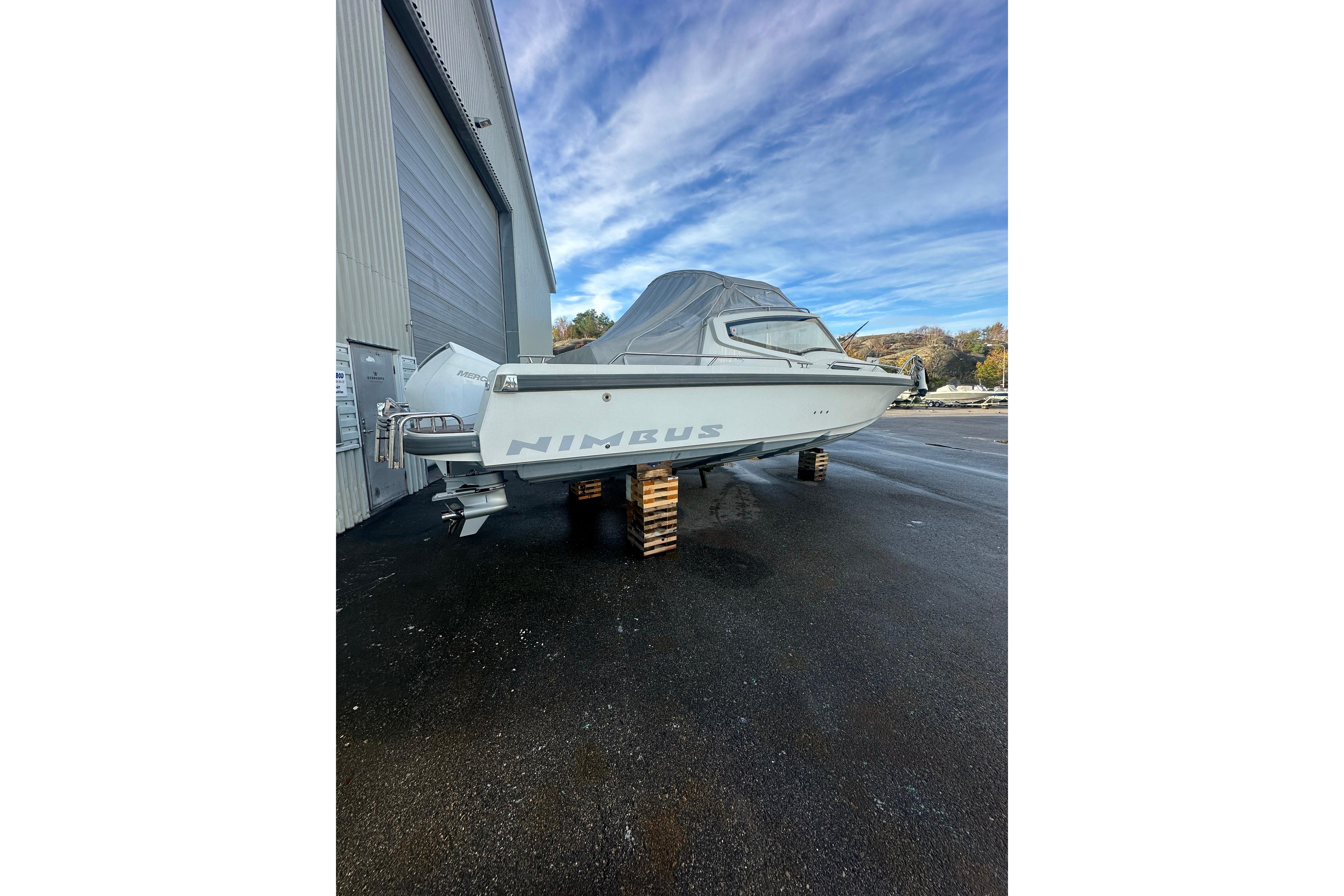 2020 Nimbus Weekender 9