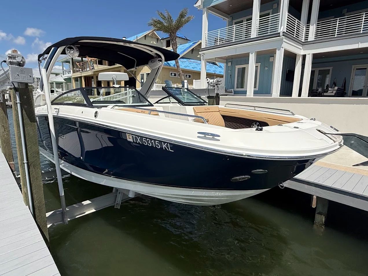 2023 Sea Ray SDX290 Outboard