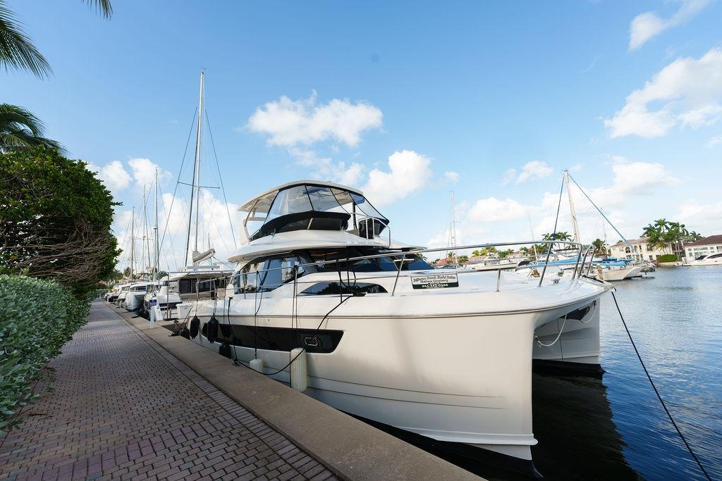 2023 Aquila 44 Yacht