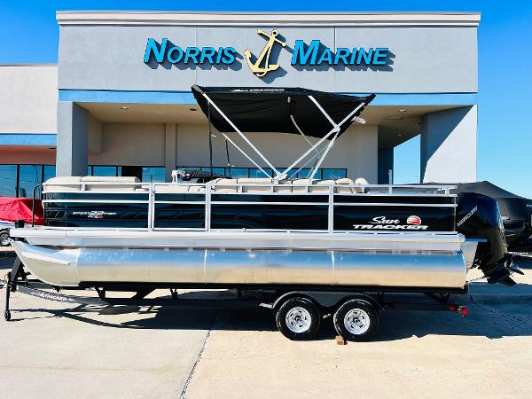 Sun Tracker SportFish 22 XP3 2025 Sun Tracker SportFish 22 XP3 pontoon boat at Norris Marine dealership.