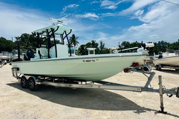 2022 East Cape 25 Hybrid
