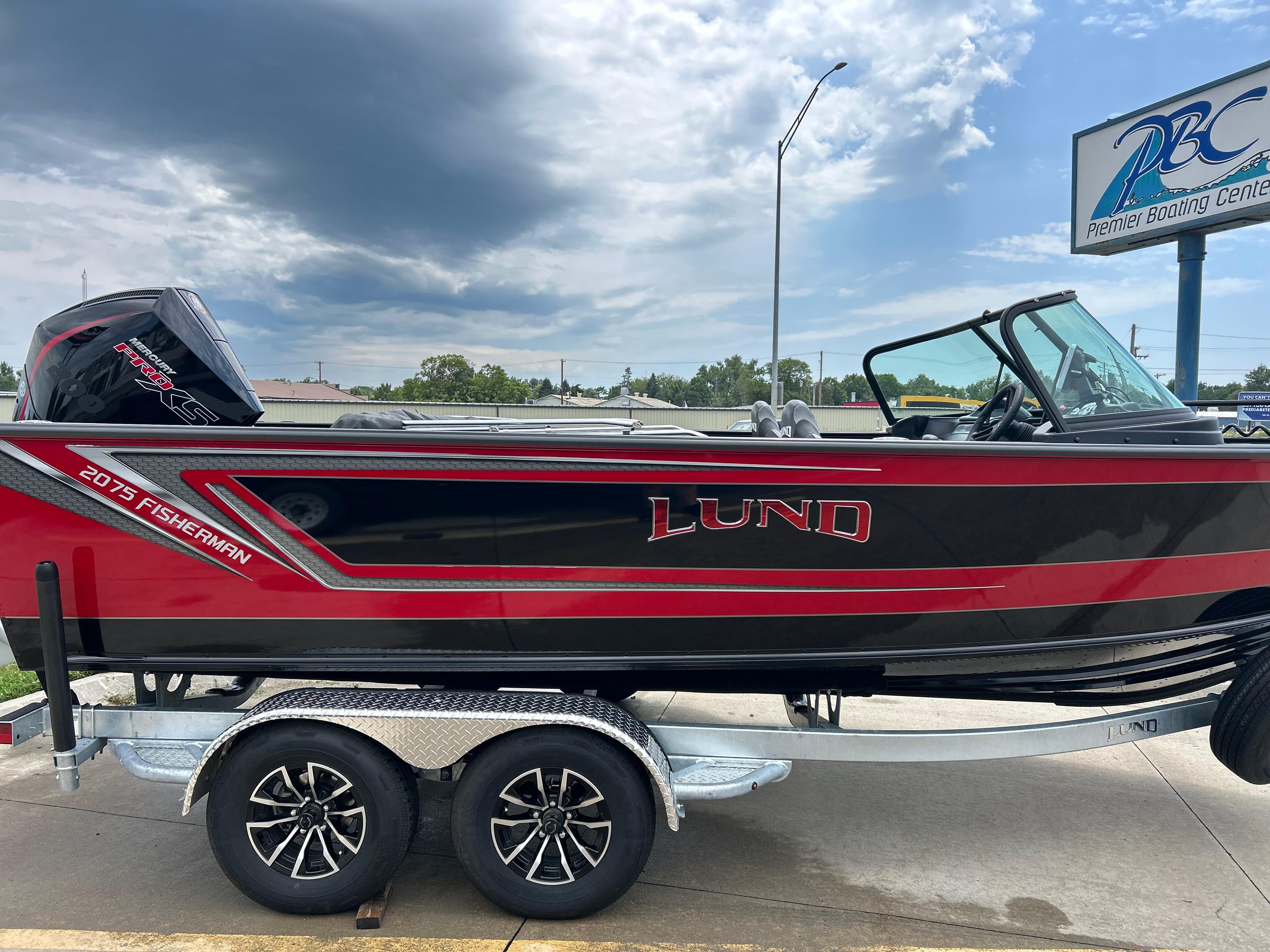 2026 Lund 2075 Fisherman