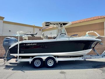 2020 Century 2600 Center Console