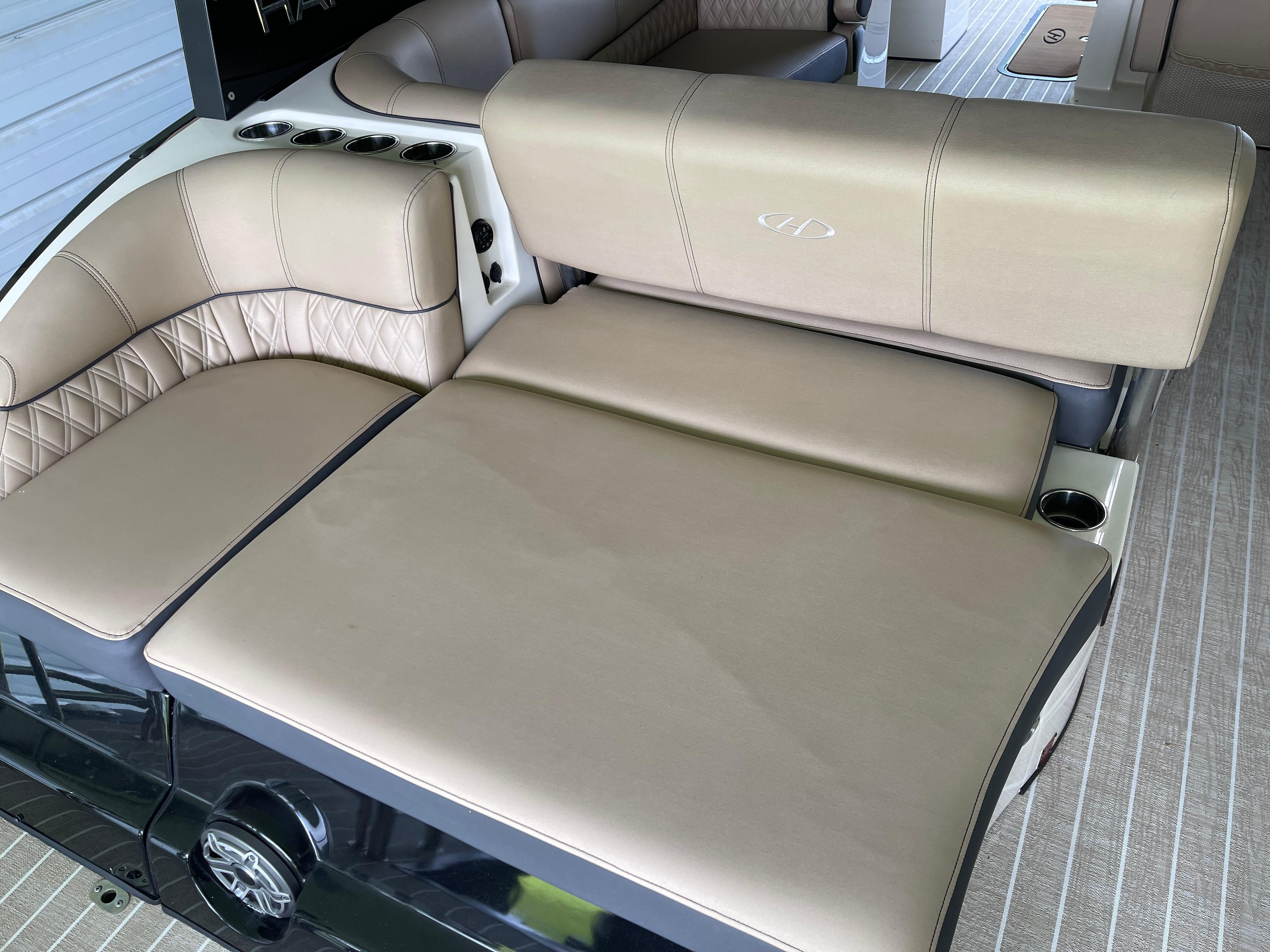 2022 Harris Crowne SL 270