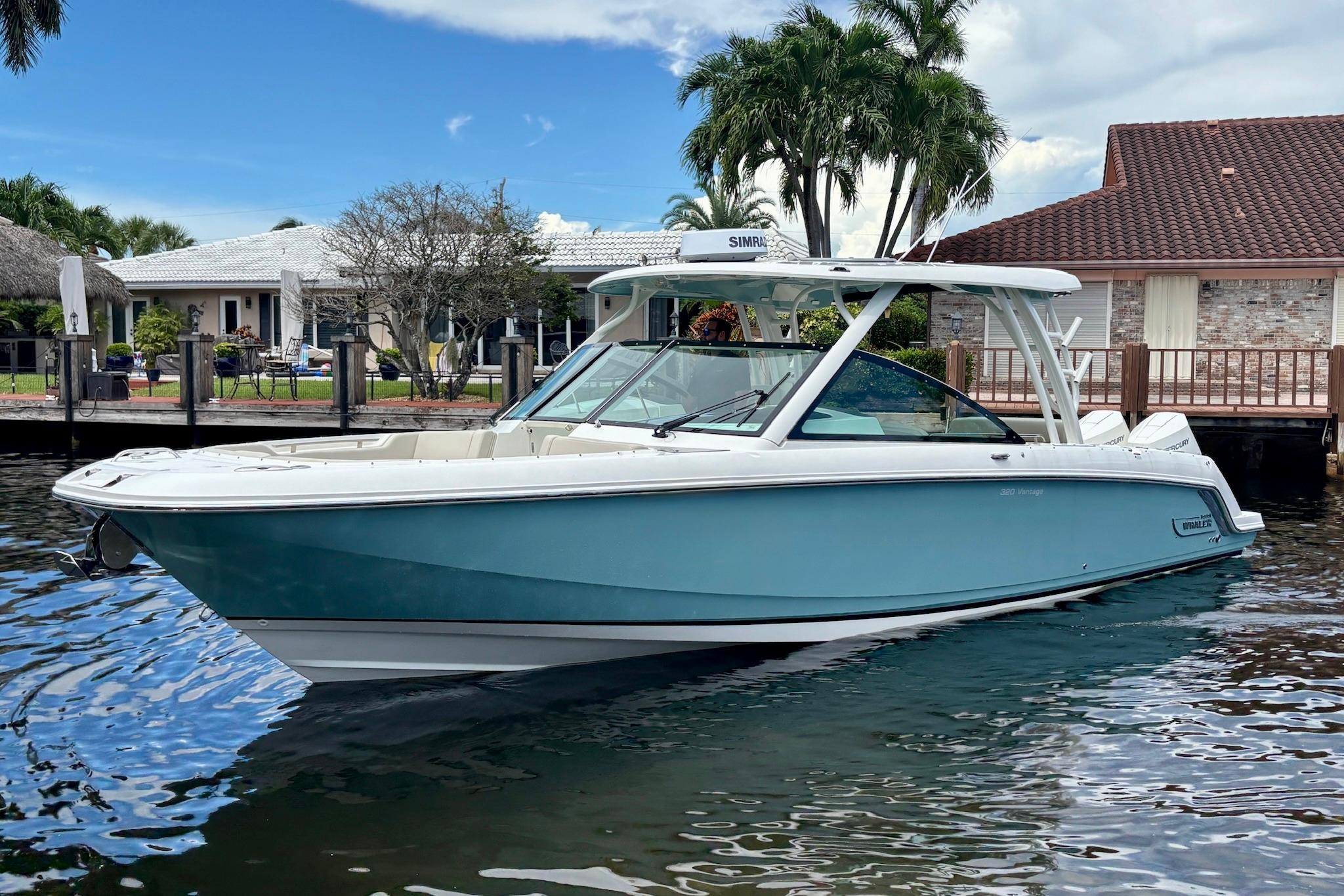 2024 Boston Whaler 320 Vantage