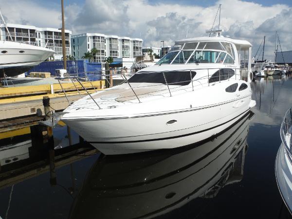 2005 Cruisers Yachts 455 Express Motoryacht