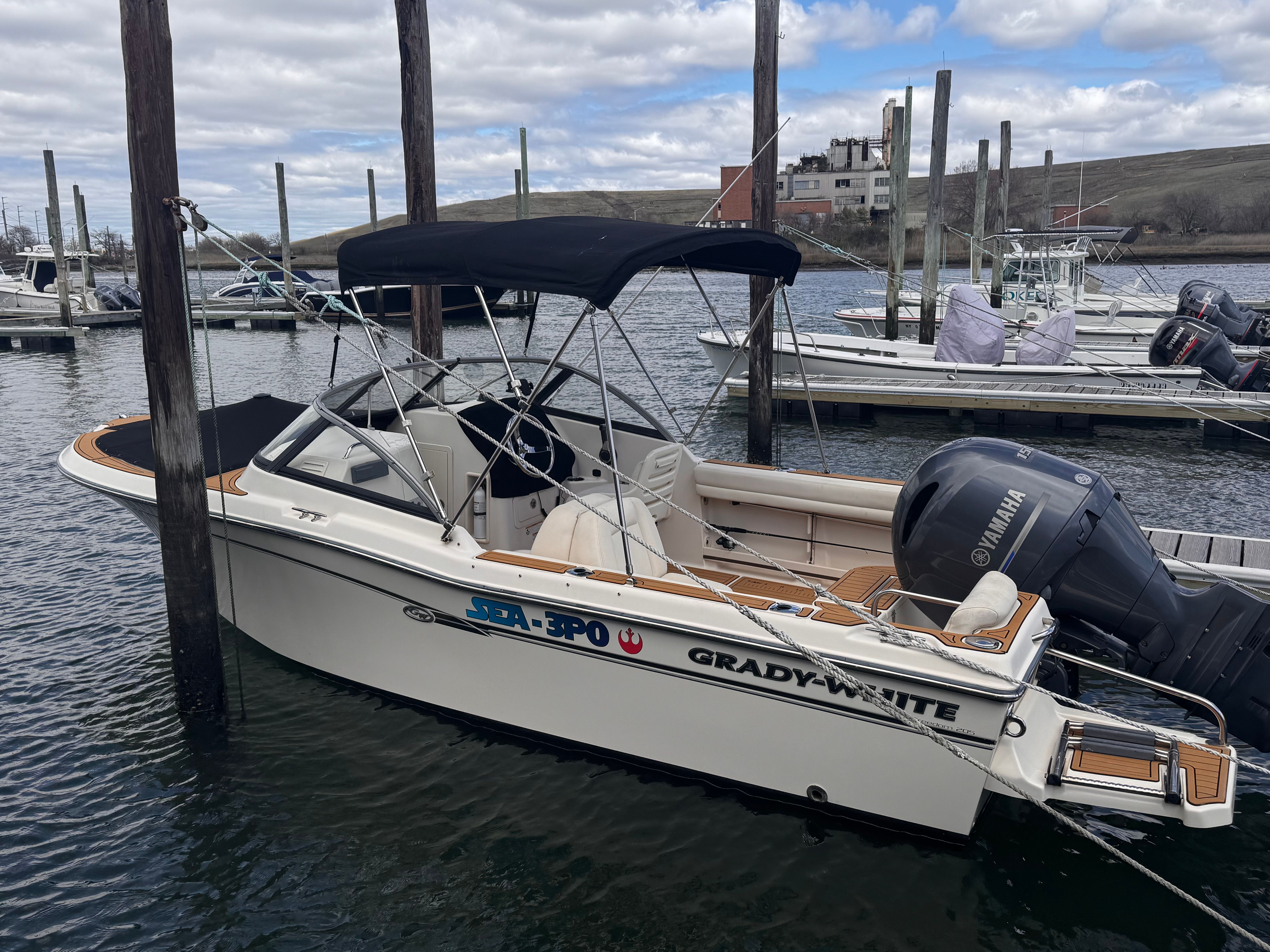 2016 Grady-White Freedom 205