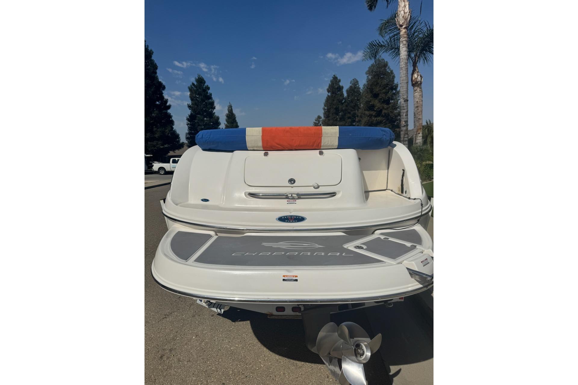 2004 Chaparral Sunesta 232