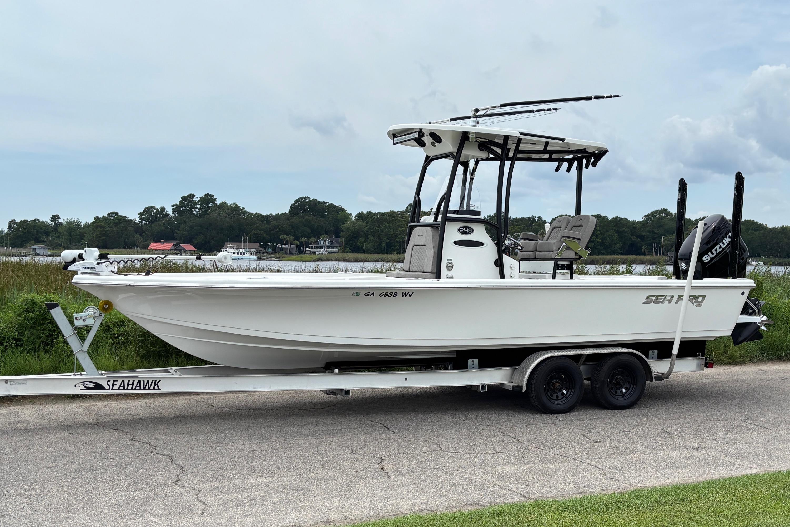 2023 Sea Pro 248 Bay