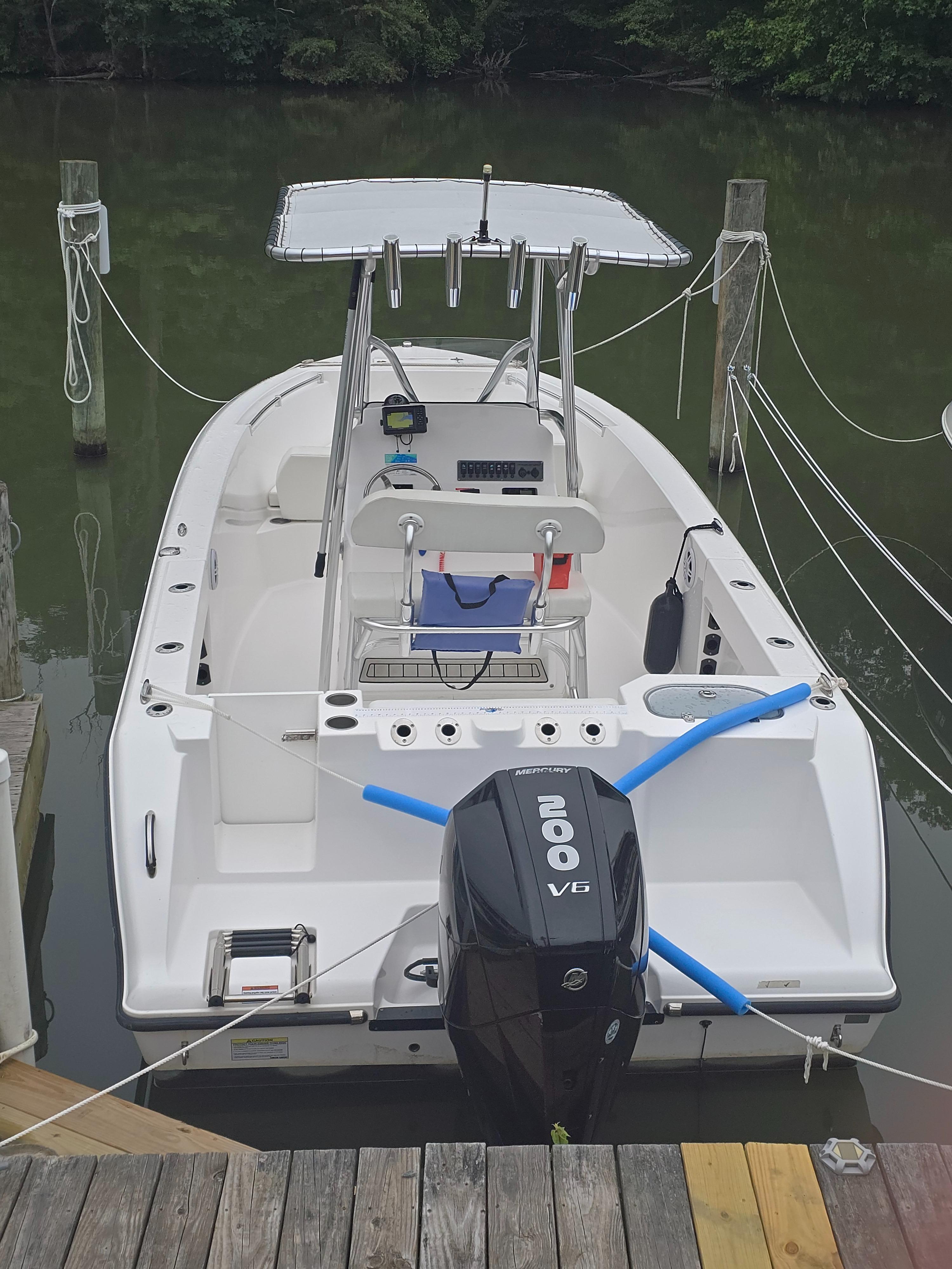 2024 Aquasport 2200 Center Console