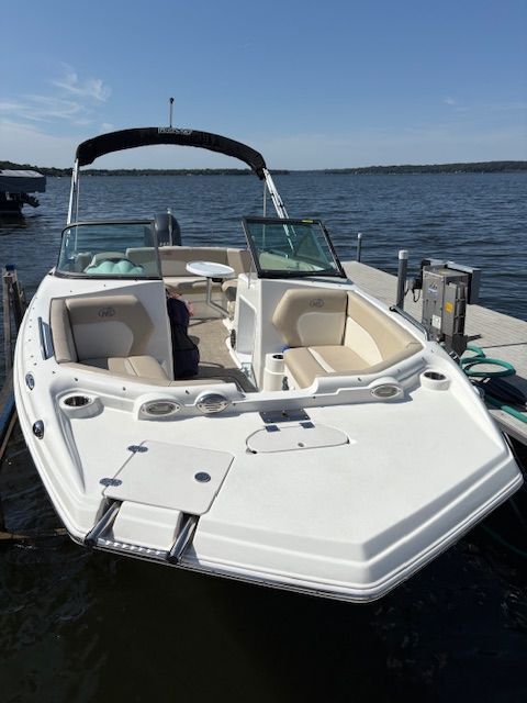 2017 NauticStar 203DC Sport Deck