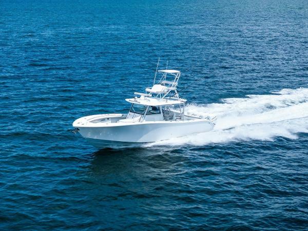 2021 Yellowfin 42 Center Console