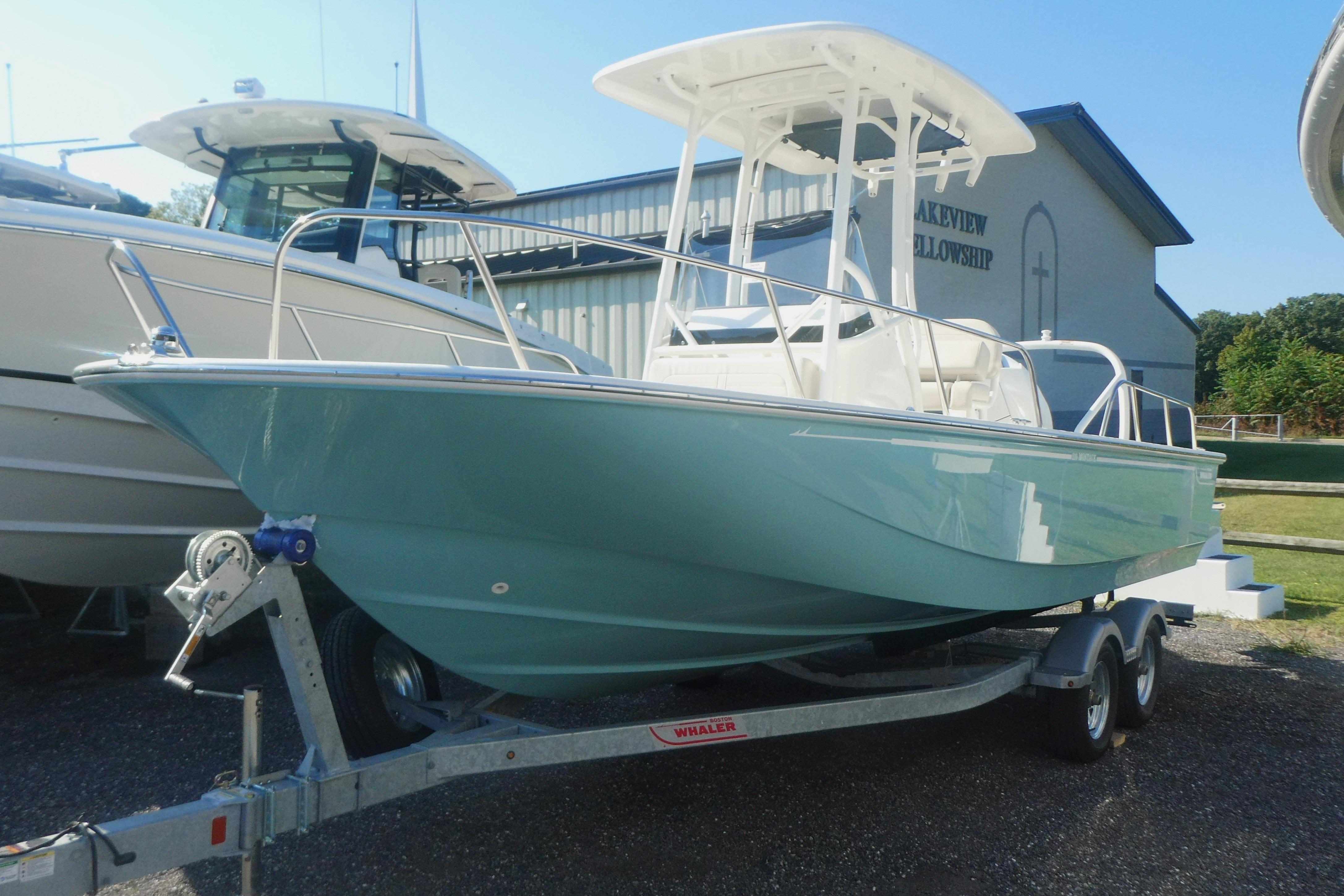 2026 Boston Whaler 210 Montauk