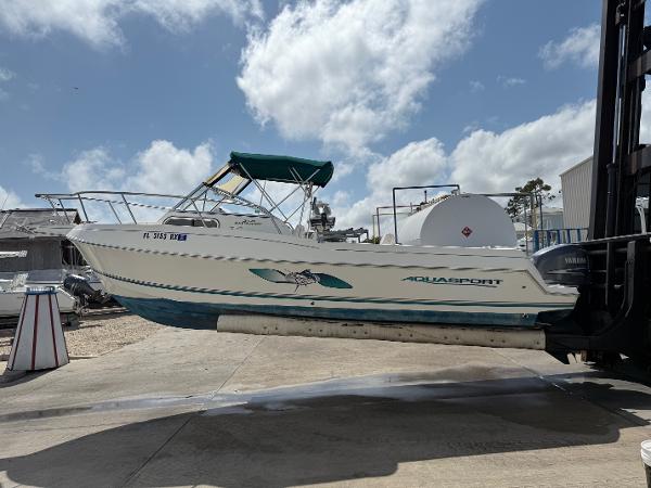 2004 Aquasport 250 Explorer